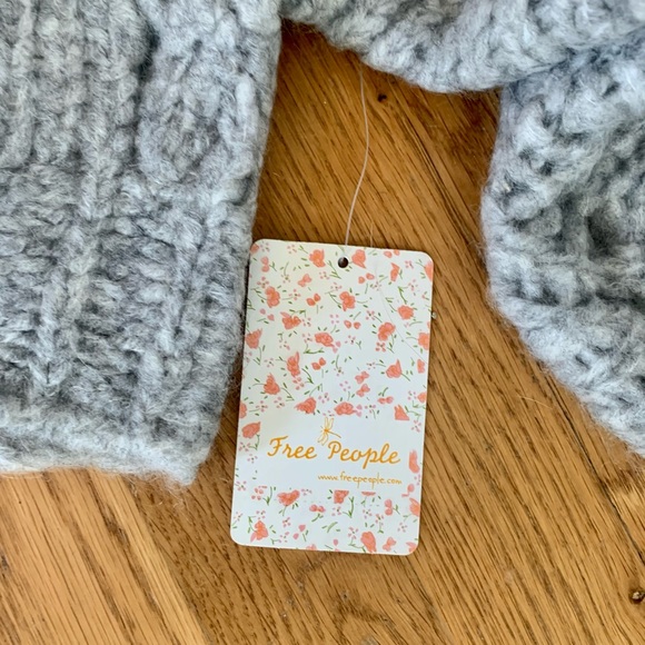 Free People cropped gray turtleneck sweater L - Picture 4 of 5